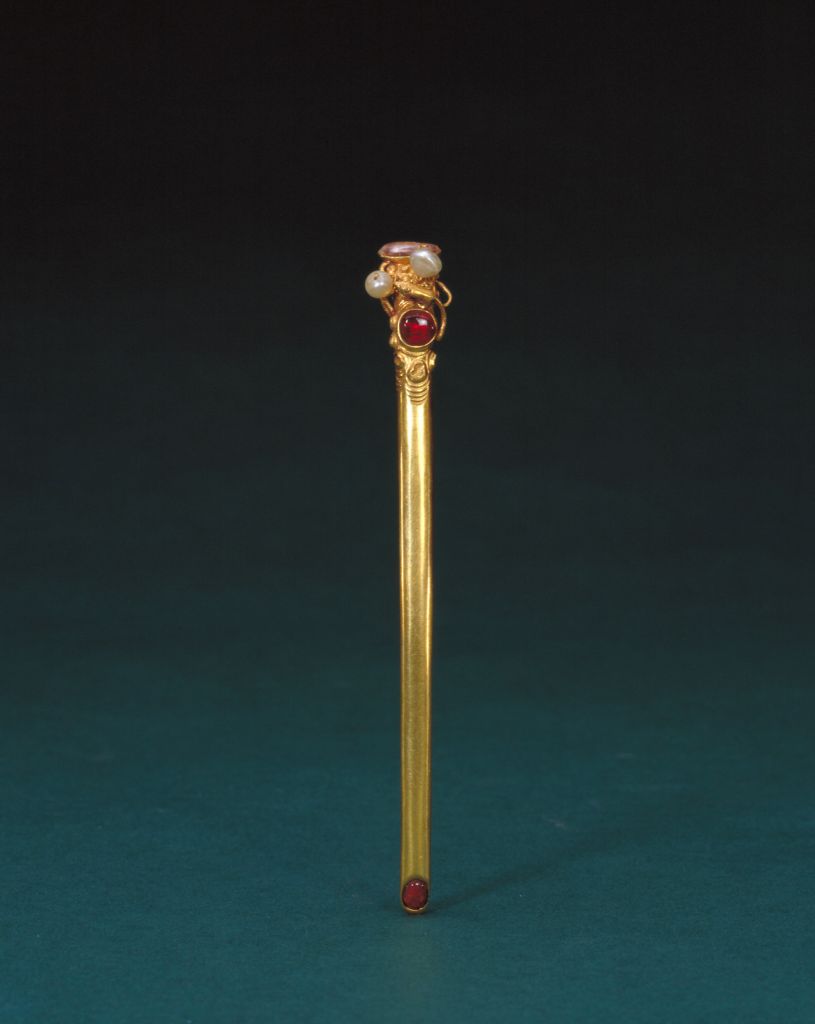 图片[1]-Gold inlaid jewelry squirrel hairpin-China Archive